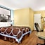 Super 8 by Wyndham Findlay