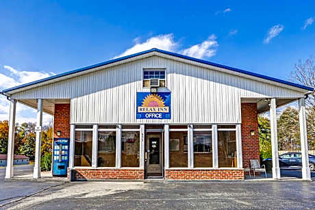 Hotel O Relax Inn Lewisburg near I-64