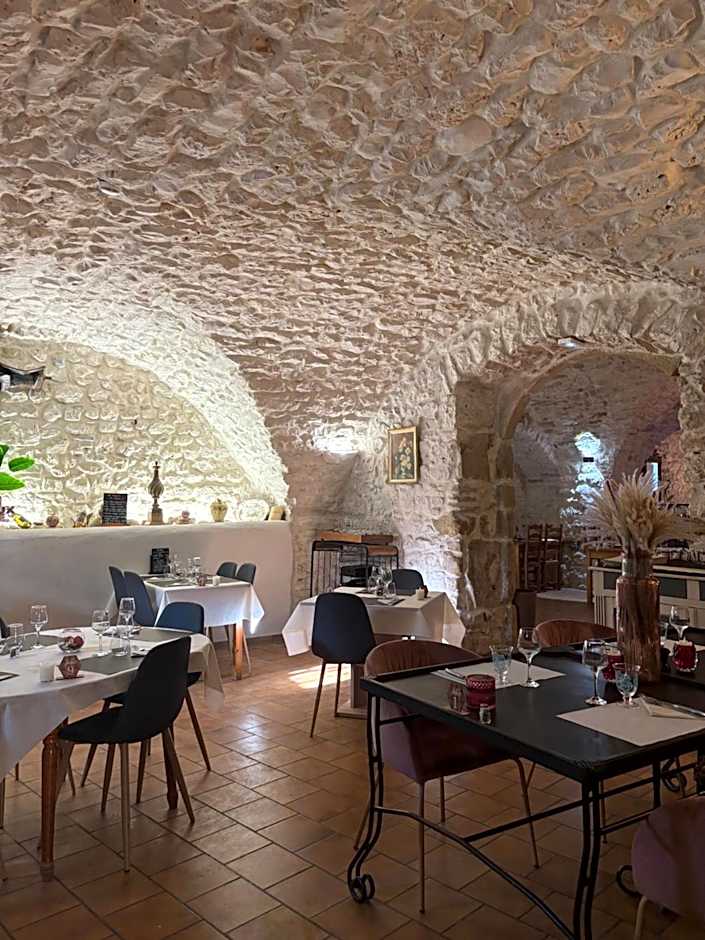 Logis Hotel Restaurant L'Esquielle
