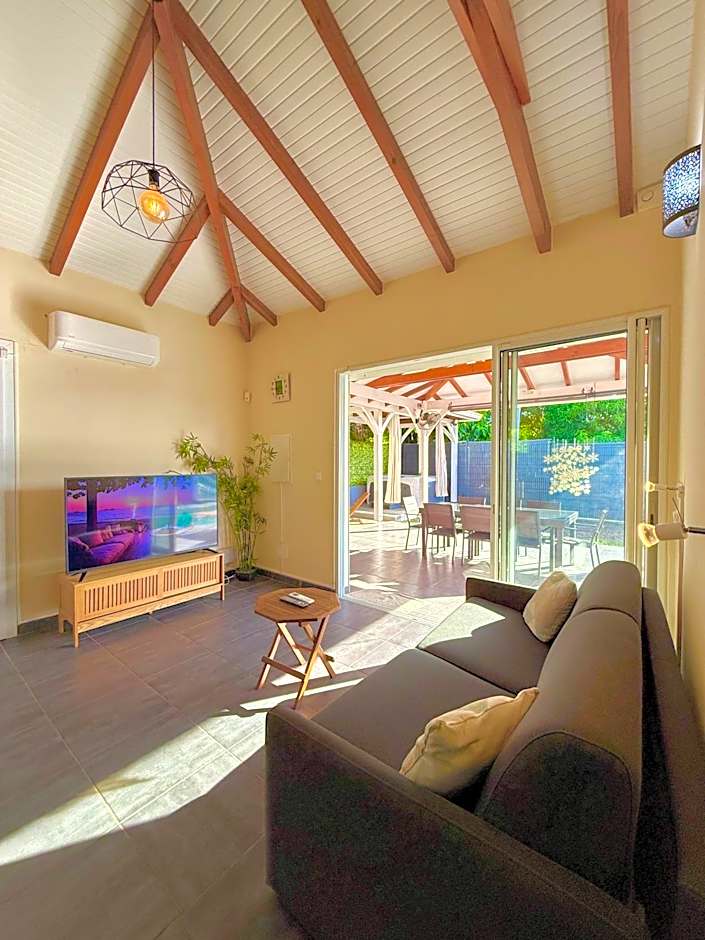 Villa SAADA cosy avec piscine, jacuzzi et sauna