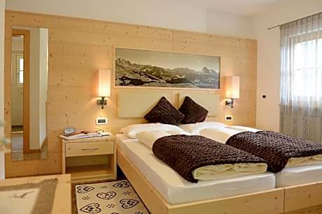 Two-Bedroom Apartment (4 Adults)