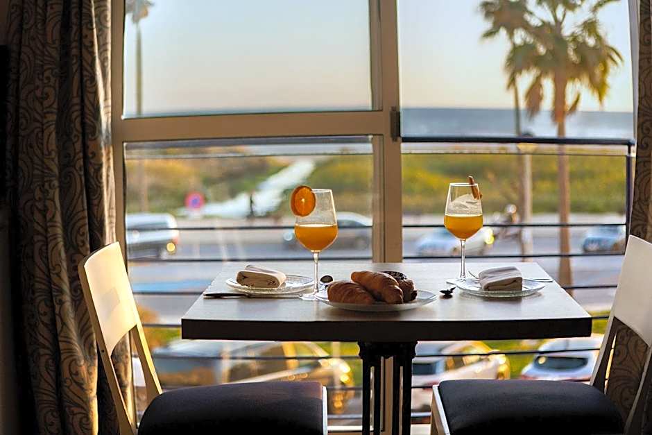 Hotel Playa Conil - Beachfront Studios & Suites