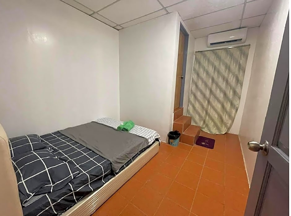 OYO HOME 90768 Flo Inn Motel