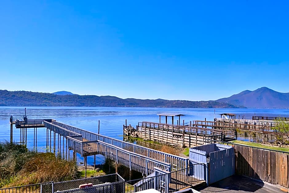 Americas Best Value Inn & Suites Clearlake Wine Country