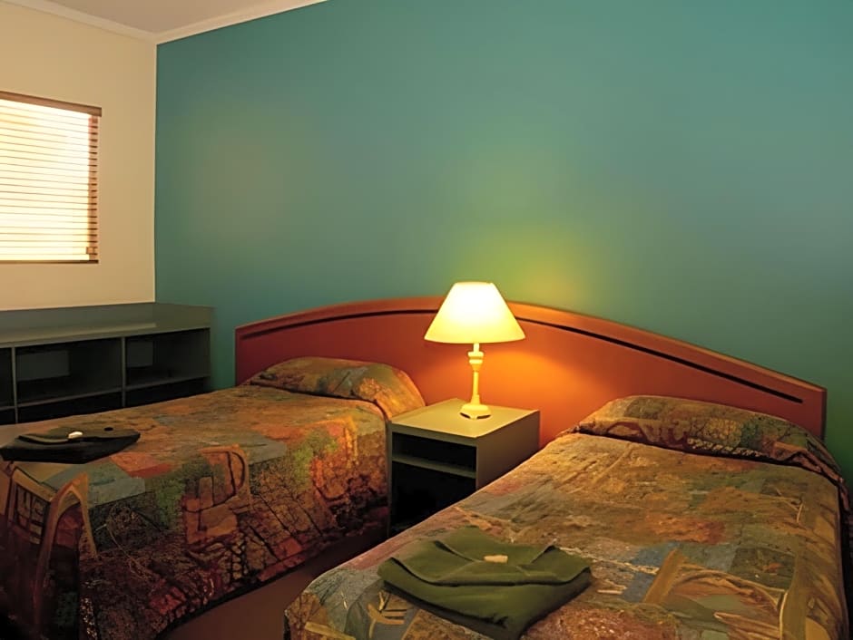 Seasons Hotel Newman