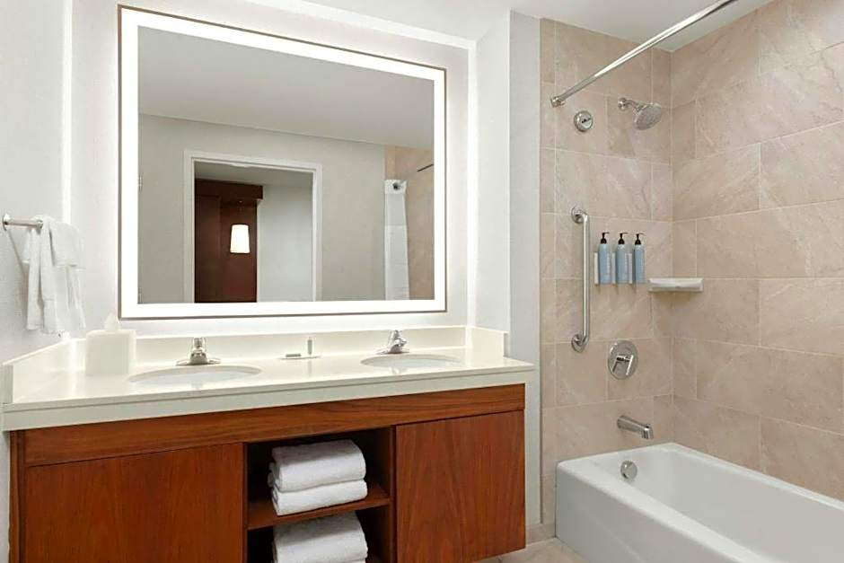 Courtyard by Marriott Anaheim Theme Park Entrance