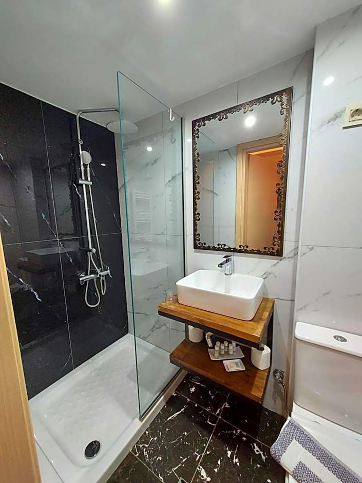 VIRSA BOUTIQUE ROOMS