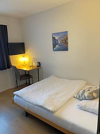 Budget Single Room with Private External Toilet