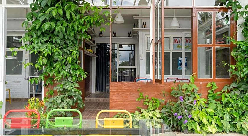 RedDoorz Plus @ Vantas Hotel Parbaba