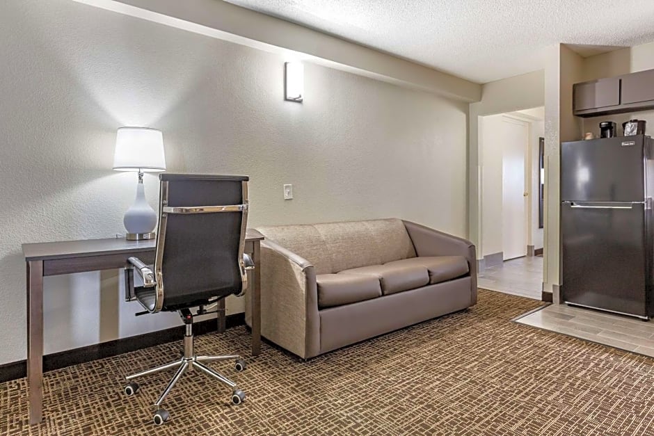 Quality Inn & Suites Spring Lake - Fayetteville near Fort Bragg