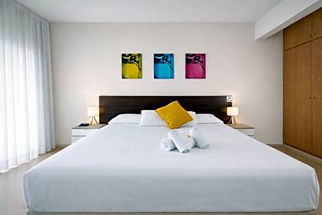Double or Twin Room with Side Sea View