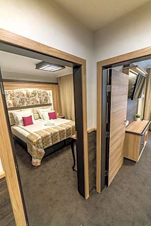 Business Apartment with City View