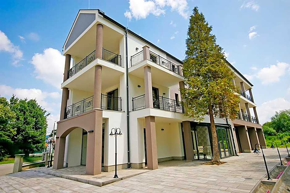 Boutique Hotel Divina