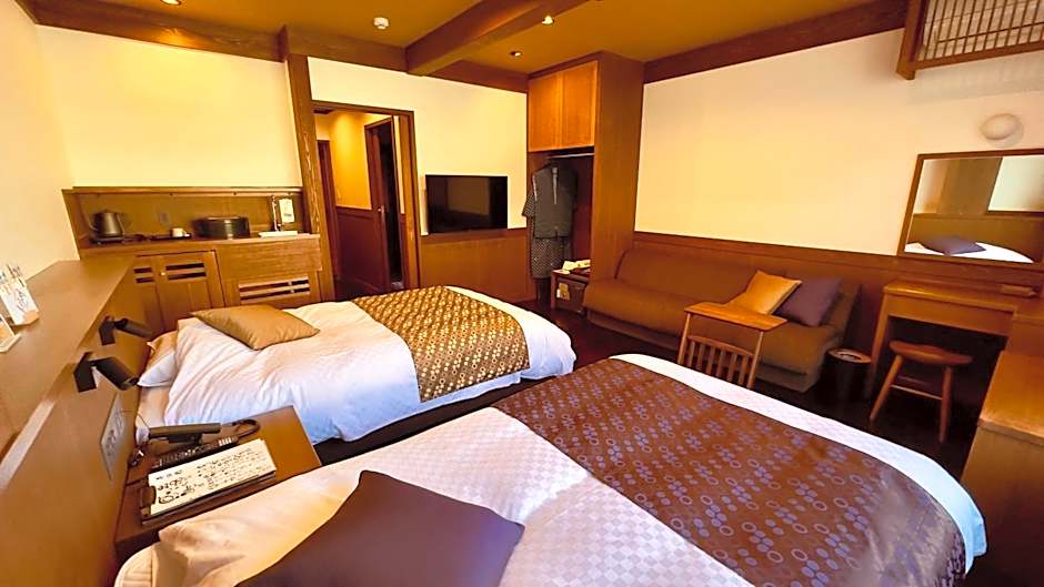Triple Room with Shared Bathroom — 6 fotoğraftan 1. fotoğraf