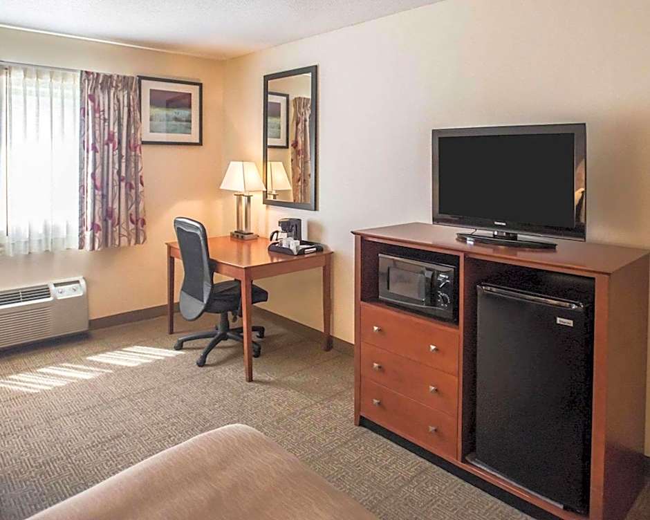 Quality Inn New Columbia