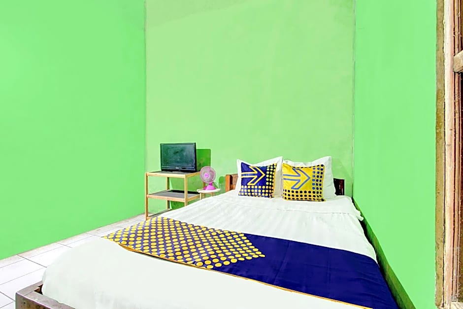 SPOT ON 93324 Hadi Homestay Syariah