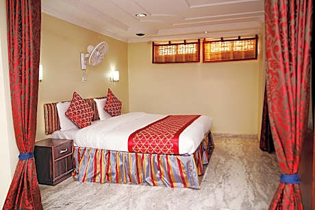 Royal Family Suite