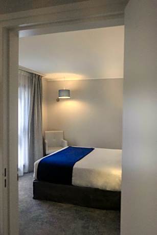 Family Room with Two Double Beds - Non-Smoking