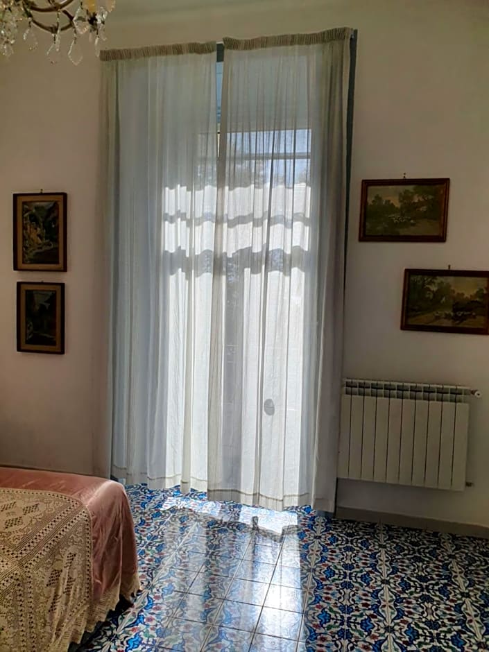 Qu4ttro I D'Angleterre Guest House