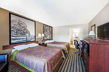 2 Double Beds Smoking