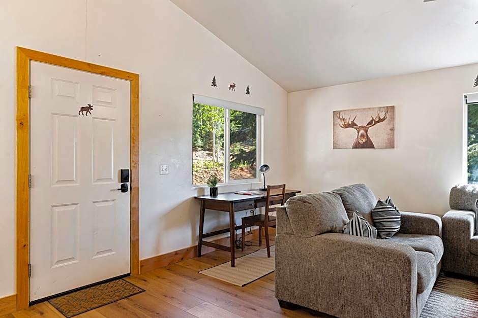 Duck Creek Village Inn