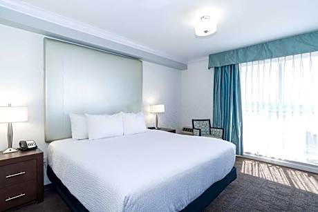 Tower Room, 1 King Bed