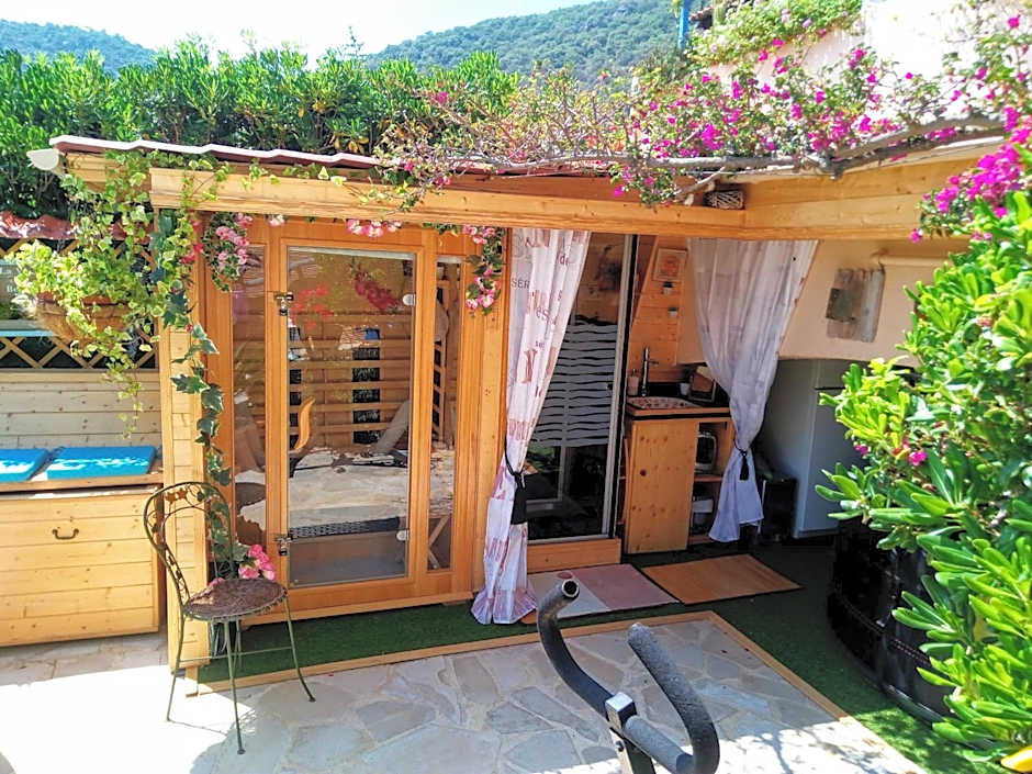 Coeurs de Pirates en Hiver SPA SAUNA TERRASSES ABRITES & CHAUFFES JARDIN Vélos B&B