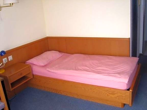Photo 1 of 4 of Single Room
