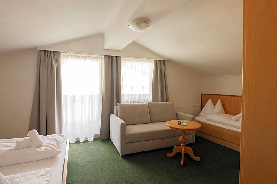 Hotel Martini Kaprun including free parking and Zell am See-Kaprun summer card