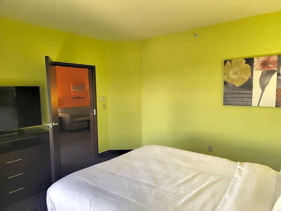 Holiday Inn Garland By IHG
