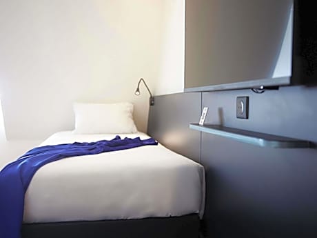Standard Room with One Double Bed and One Single Bed