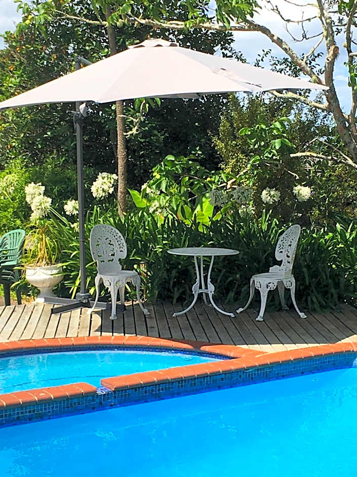 Colonial House Motel