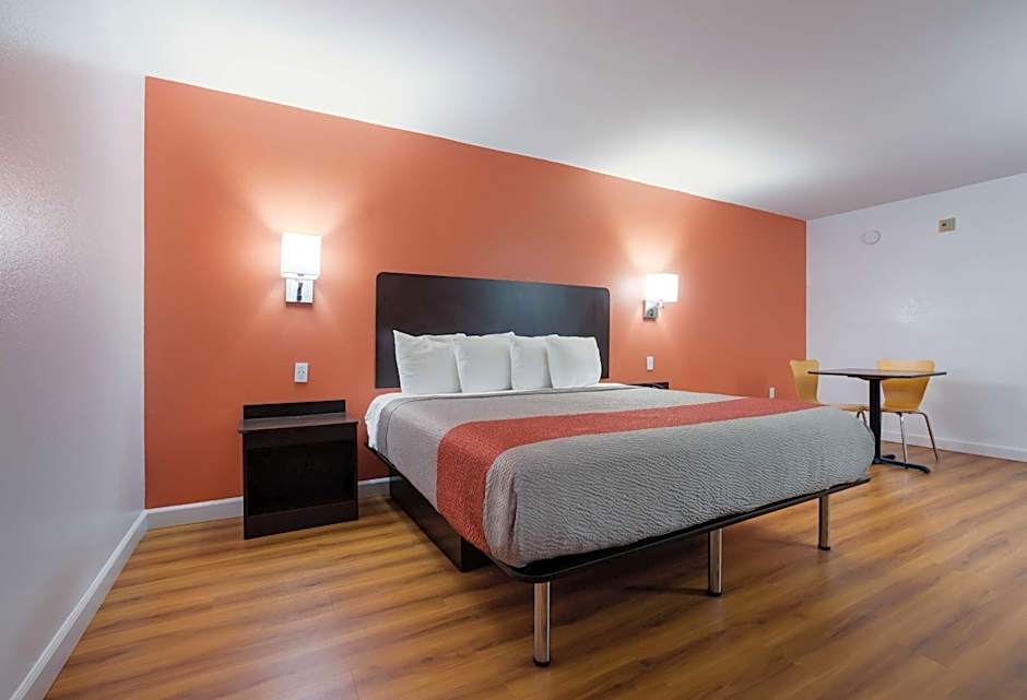 Motel 6-Suwanee, GA - Gwinnett Center