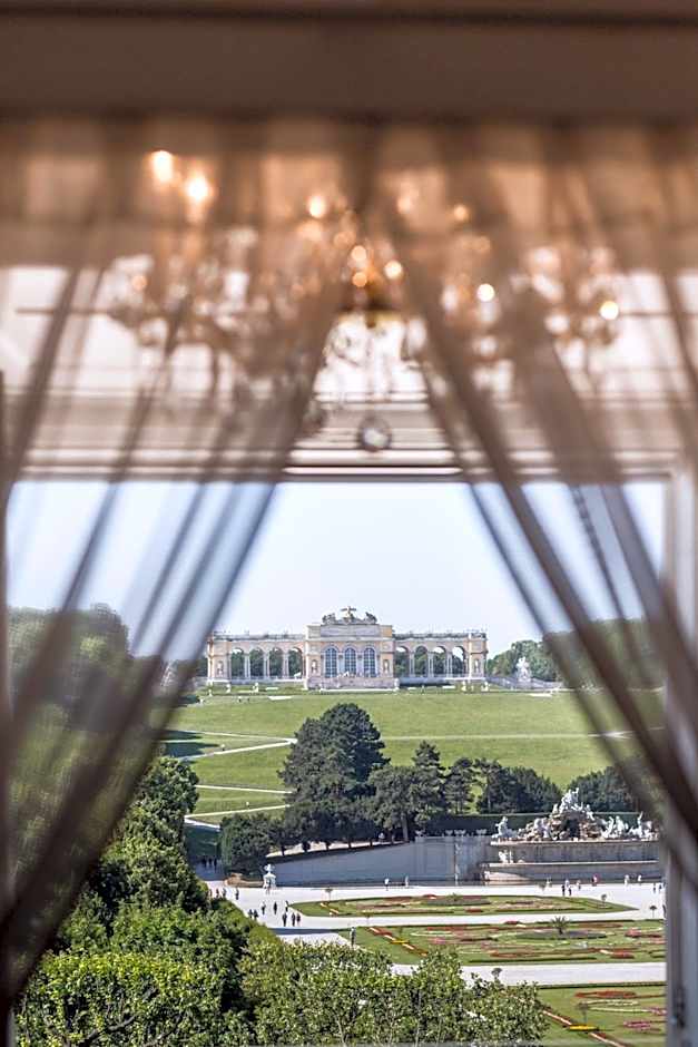 Austria Trend Schloss Schoenbrunn Grand Suite