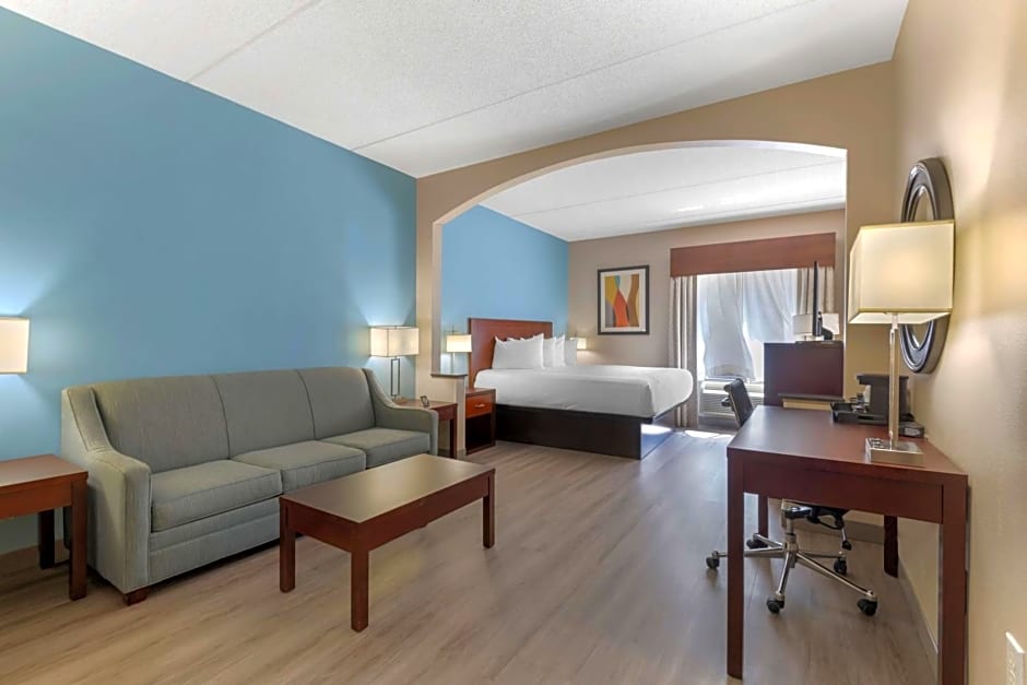 Best Western Plus Suites-Greenville