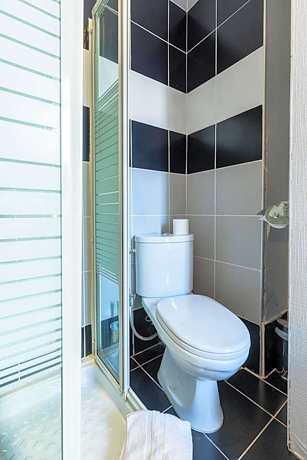 Modern Waikiki Hotel