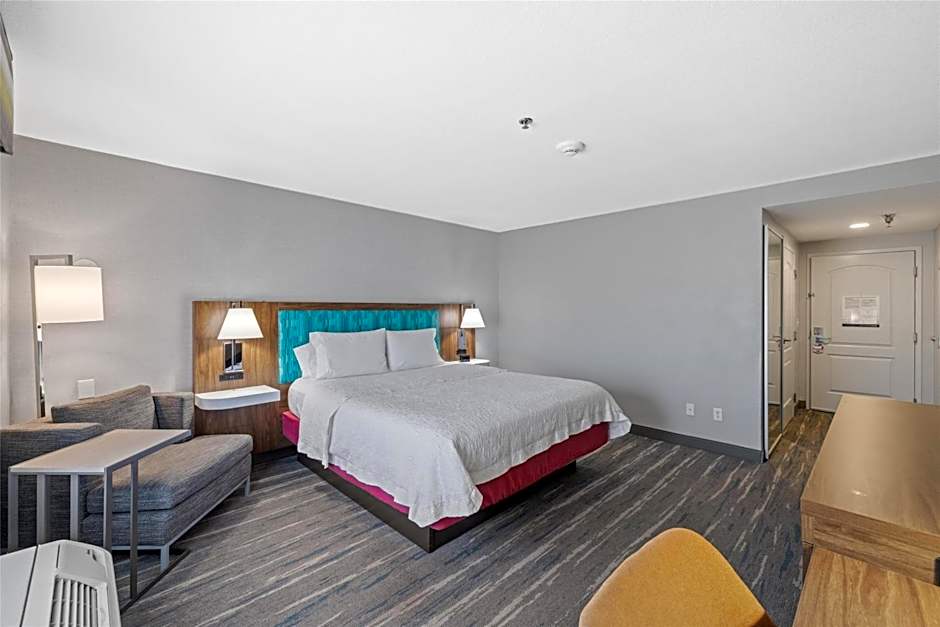 Hampton Inn By Hilton And Suites Madera