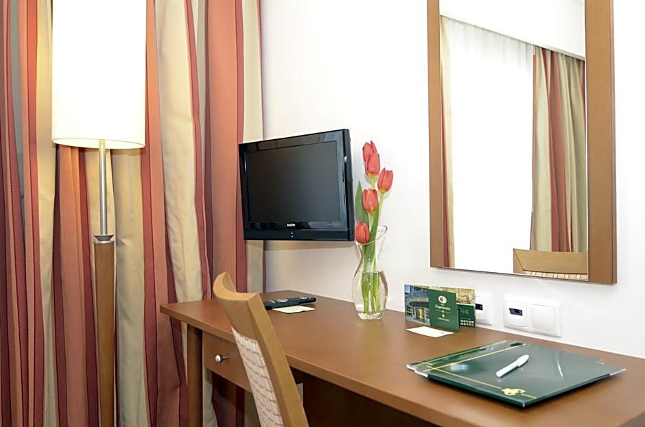 Hotel Cinquentenario & Conference Center