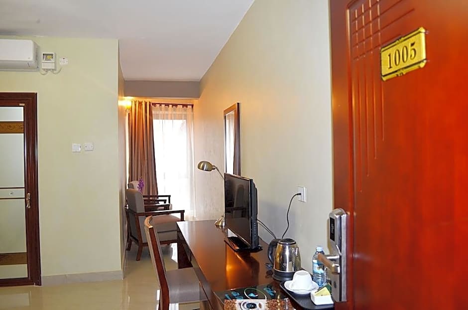 Hillside Plaza Hotel
