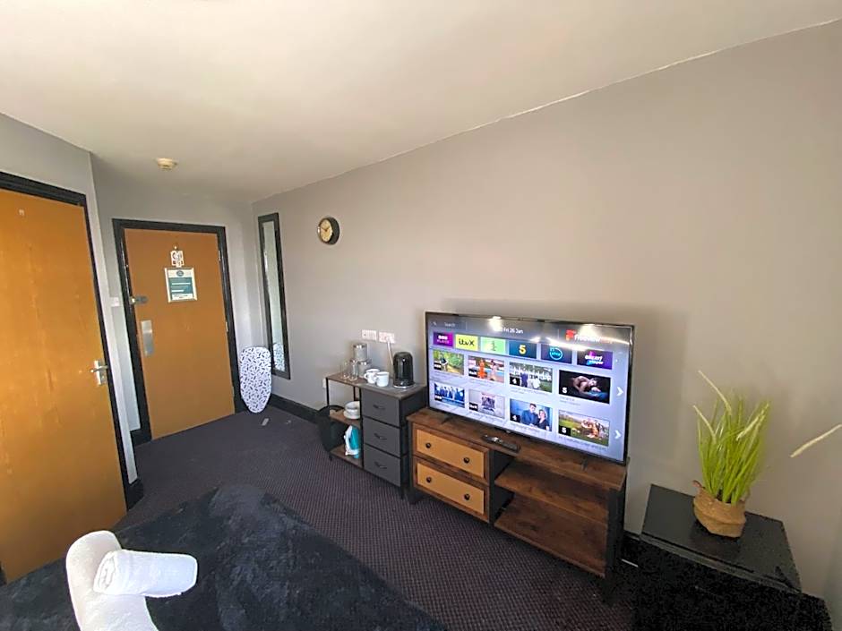 Bay view rooms at Mentone Hotel