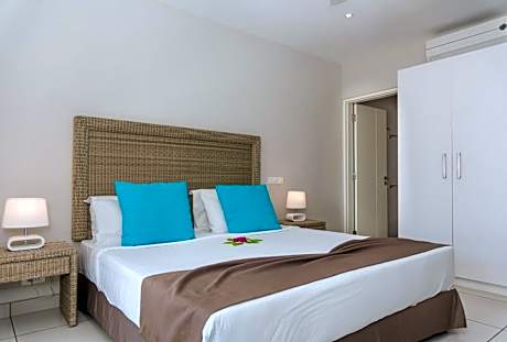 Garden View Solarium