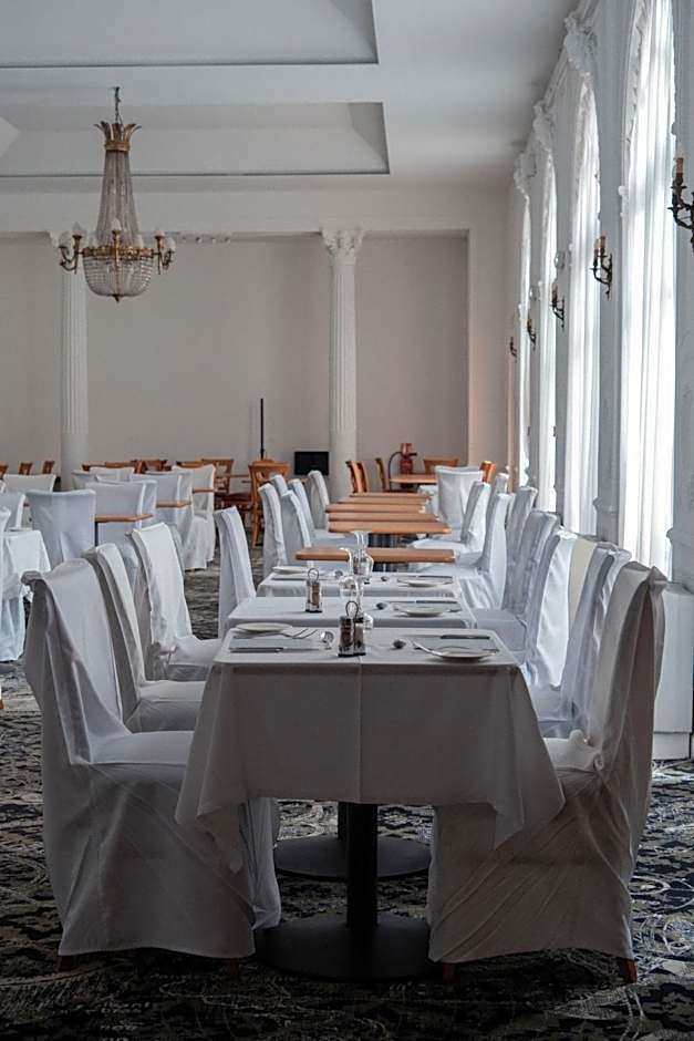 Hôtel Le Royal Promenade des Anglais