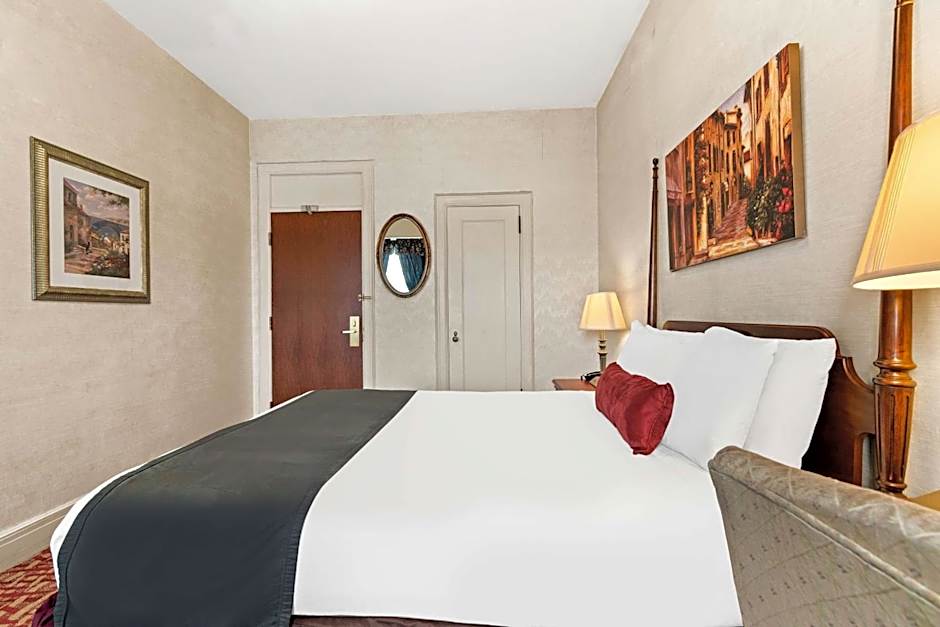 Genetti Hotel, SureStay Collection by Best Western