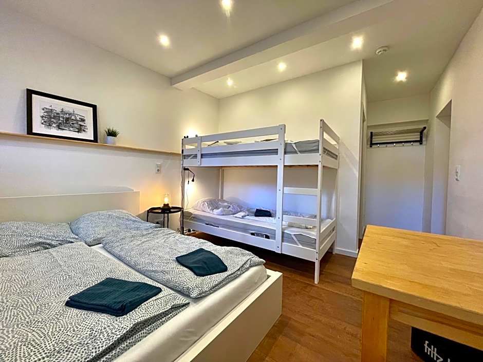 Blue Doors Hostel Altstadt