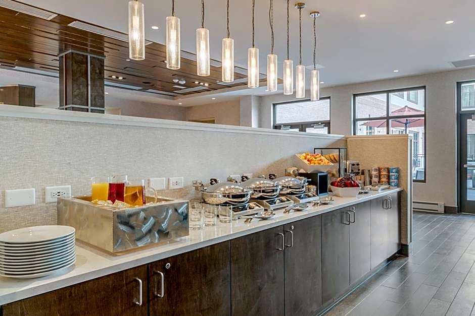 DoubleTree by Hilton Charleston Riverview