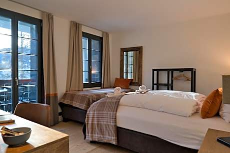 Wetterhorn Suite with Balcony and Eiger View