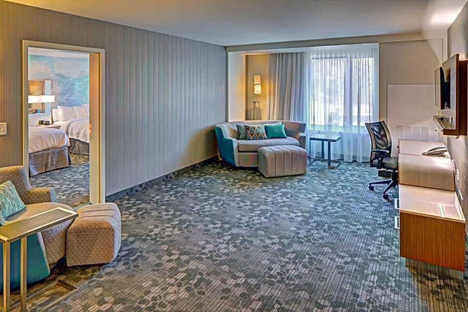 Courtyard by Marriott Appleton Riverfront