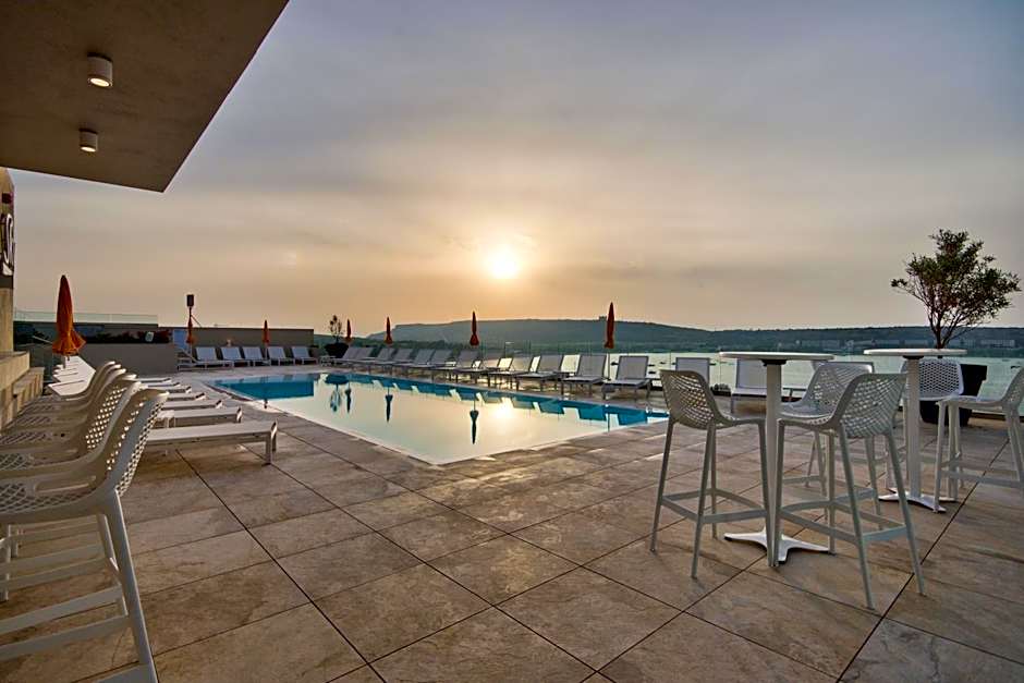 Luna Holiday Complex