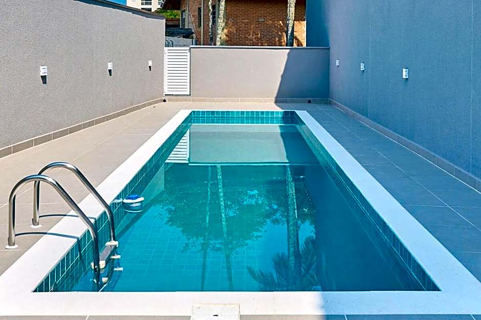 BH29: 1 Quadra d Praia, Ar, Churrasqueira, Piscina