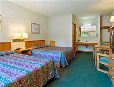 2 Queen Beds Non-Smoking